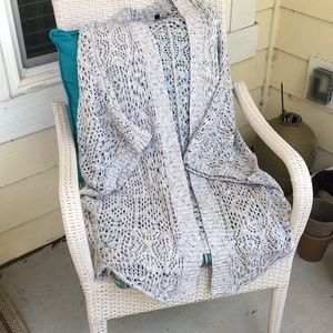 American Eagle worm thrown 🧣plus size